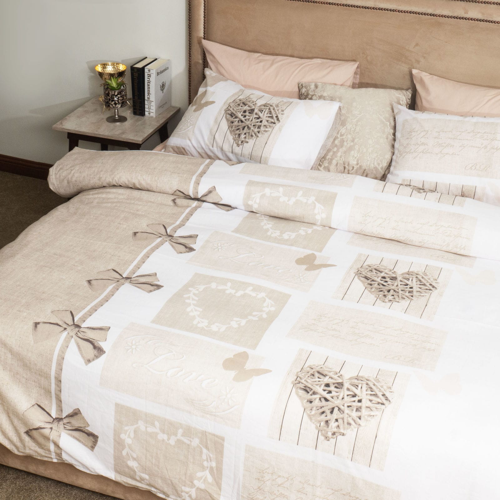 King Quilt Printed Quilt Set (Hearts)