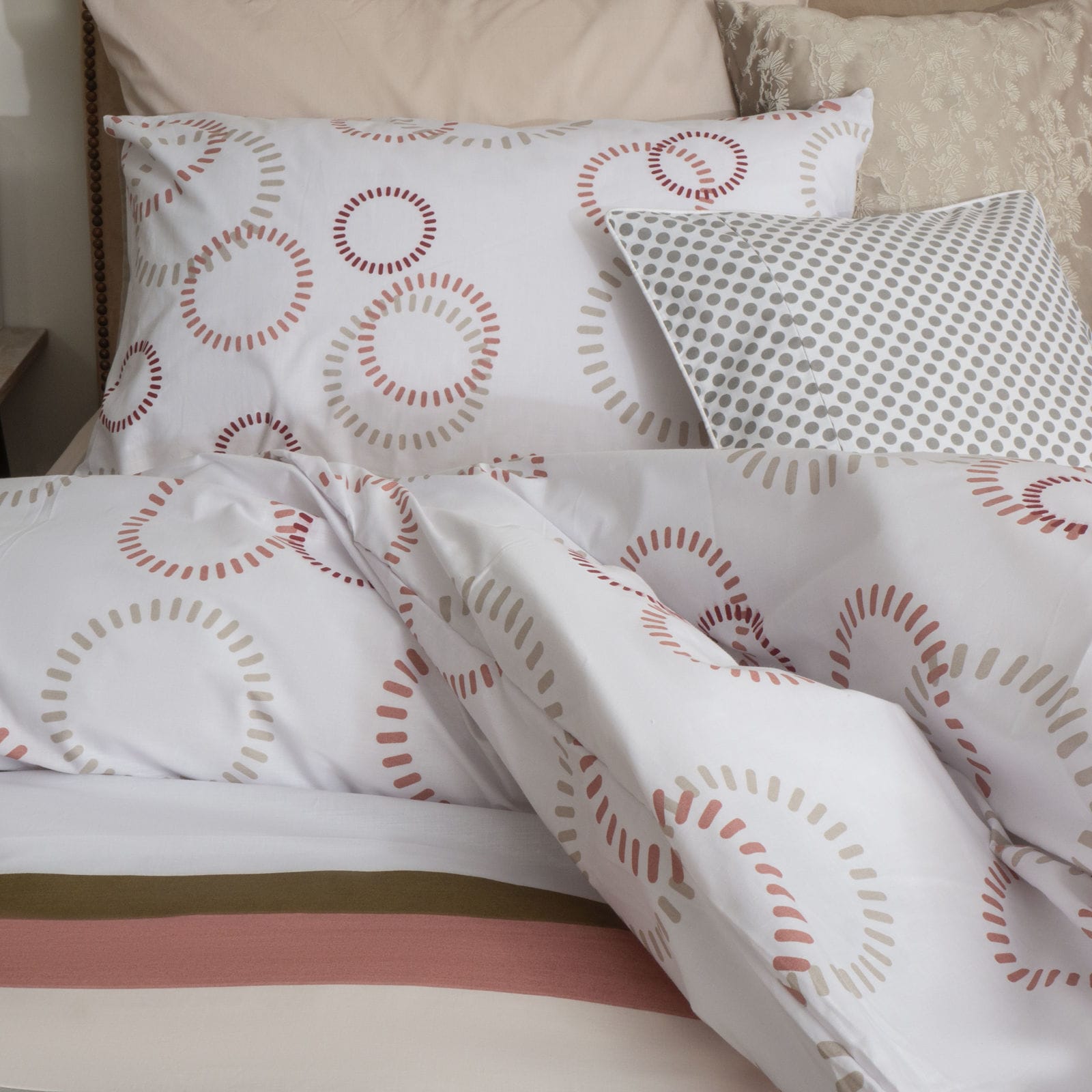 King Quilt Bed Cover Set Circles Light Brown