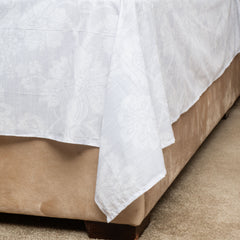 White Floral Kind Bed Set