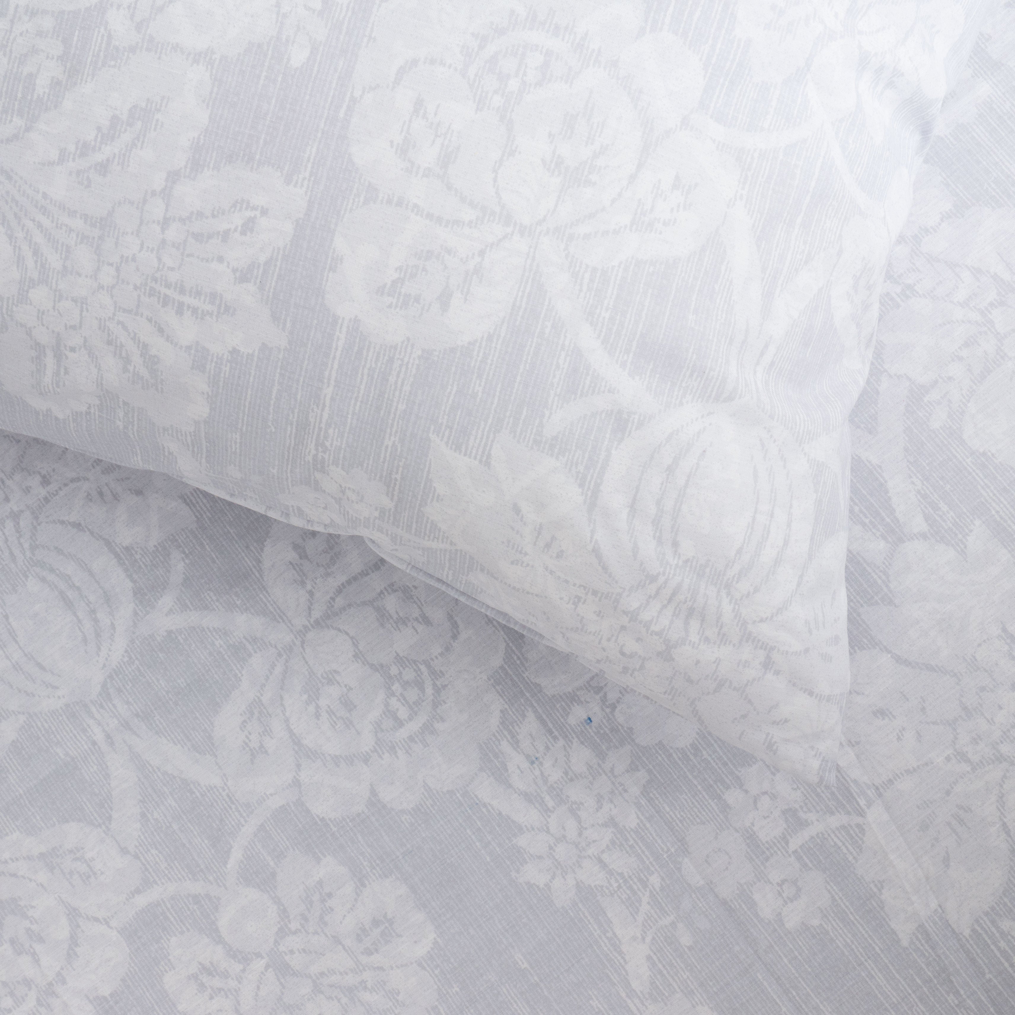 White Floral Kind Bed Set